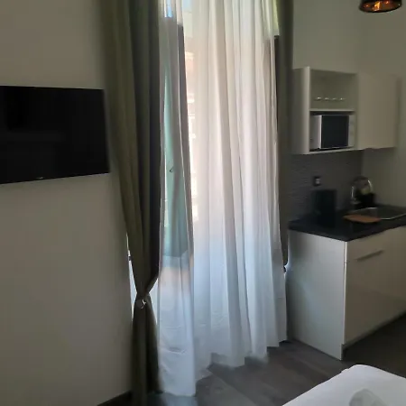 Elin's In Center * Póla